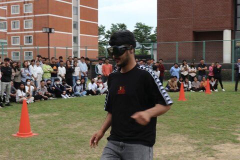 ヒューマンスクール早岐の方々による交通指導
